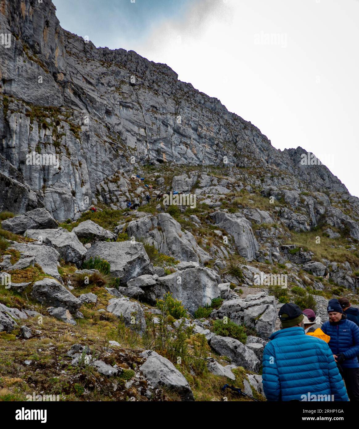 Col de Cacanapunta, circuit de randonnée Huayhuash, Andes péruviennes Banque D'Images