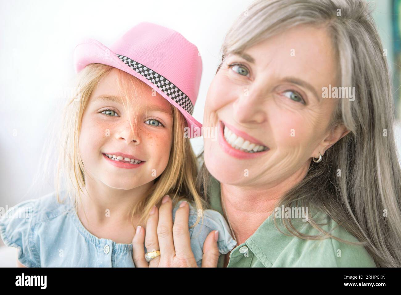 Grand-mère et sa petite-fille Banque D'Images