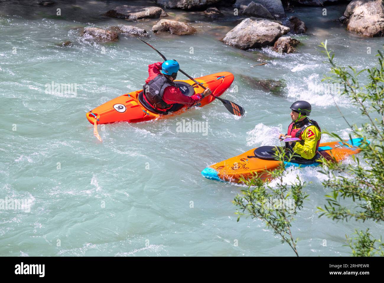 Autriche, Tyrol oriental, district de Lienz, kayak dans la rivière Drava près de Lienz Banque D'Images