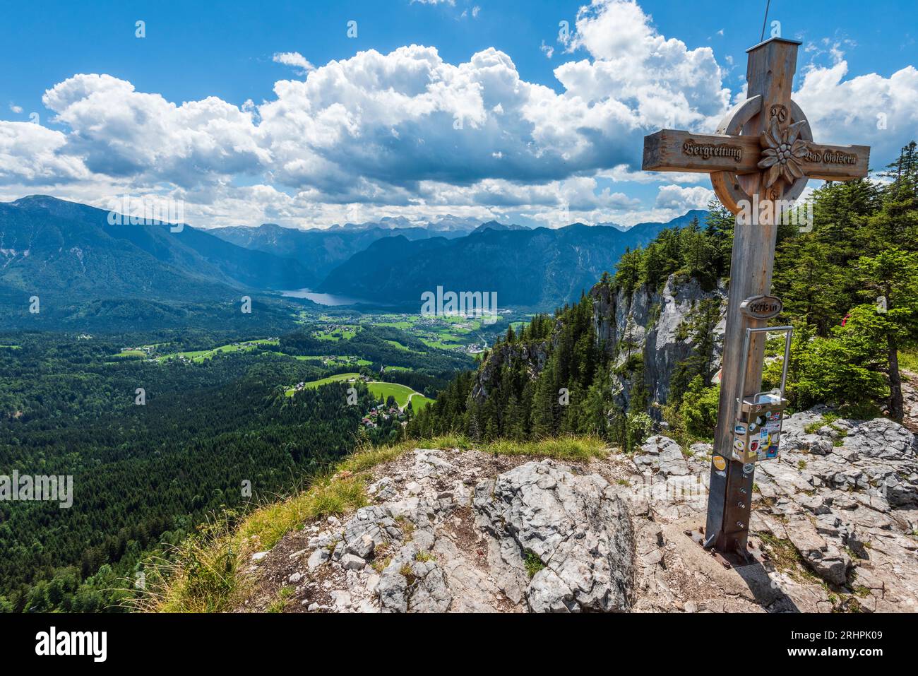 Croix de sommet sur Predigtstuhl près de Bad Goisern, Salzkammergut, haute-Autriche, Autriche Banque D'Images