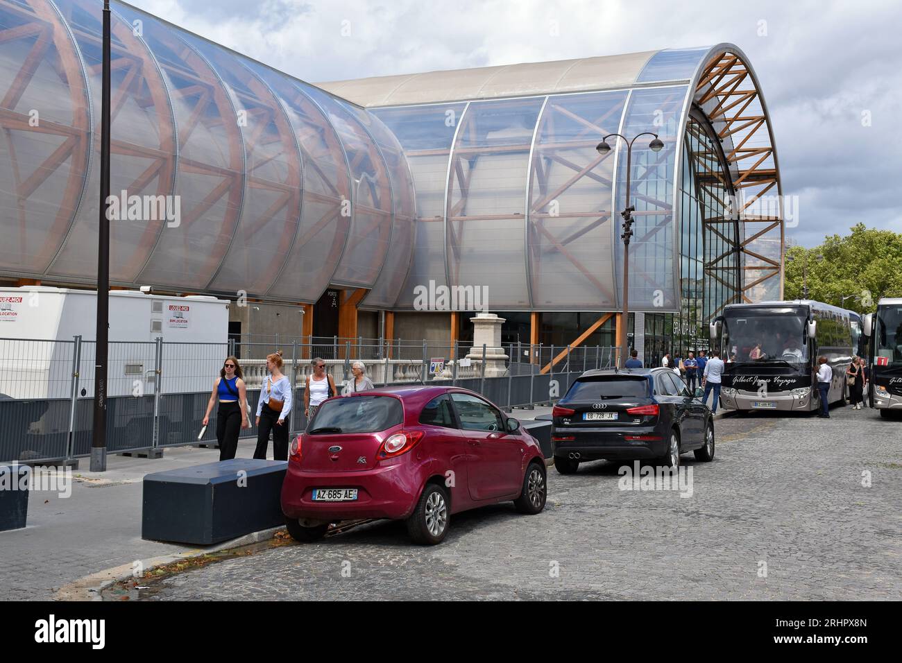 Le Palais Epherème, une salle d'exposition temporaire dans le champ de Mars, Paris, pour abriter des expositions temporaires pendant la rénovation du Grand Palais Banque D'Images