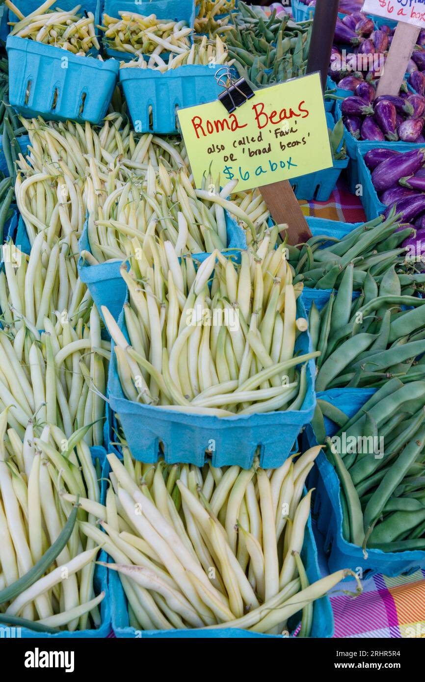 Légumes à vendre au marché hebdomadaire des agriculteurs, Reston, Virginie, États-Unis. Banque D'Images