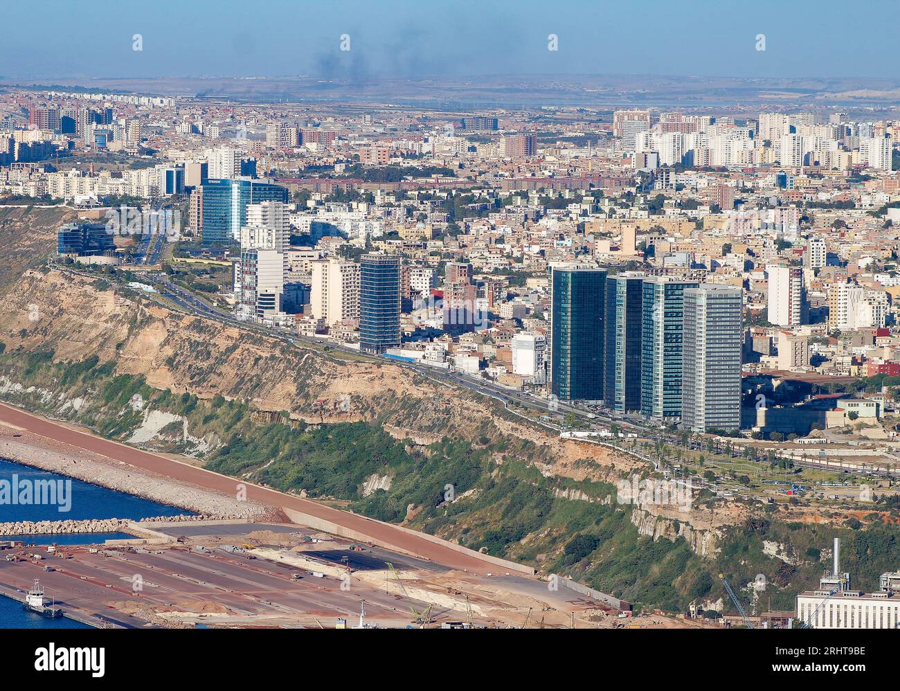 Photos prises à Oran , belle ville d'Algérie, pendant la covid 19 , où la ville était totalement vide ، où l'on pouvait voir la beauté de cette ville loin de la ville Banque D'Images