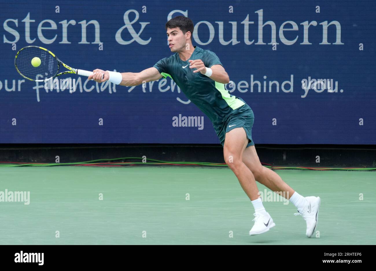 Ohio, États-Unis . 18 août 2023. 18 août 2023 : Carlos Alcaraz (ESP) bat Max Purcell (AUS) 4-6, 6-3, 6-4, au Western & Southern Open au Lindner Family tennis Center à Mason, Ohio. © Leslie Billman/Tennisclix/CSM crédit : CAL Sport Media/Alamy Live News Banque D'Images