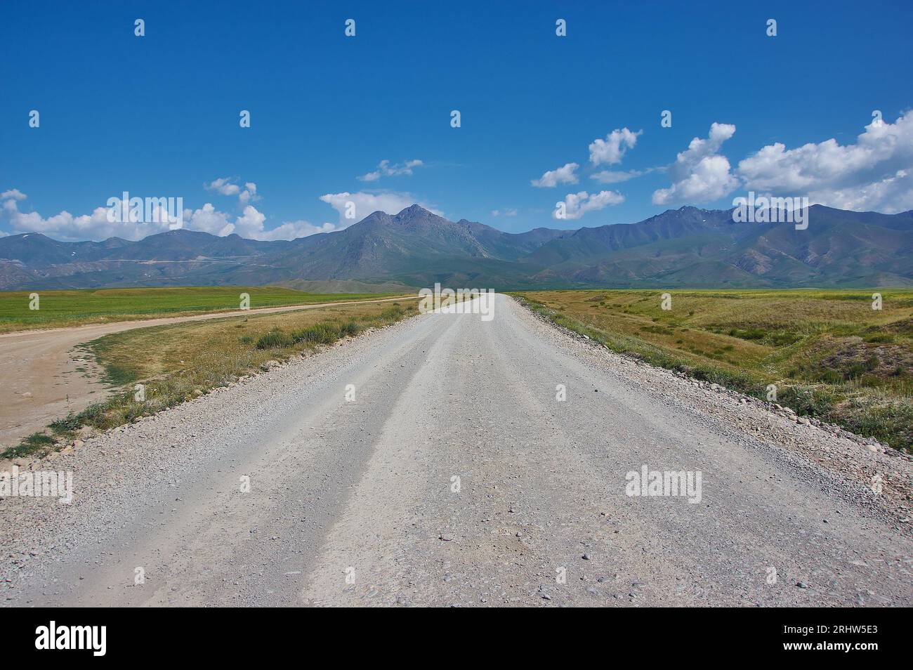 Vallée Suusamyr , Paysage de montagne. Le Kirghizistan. Banque D'Images