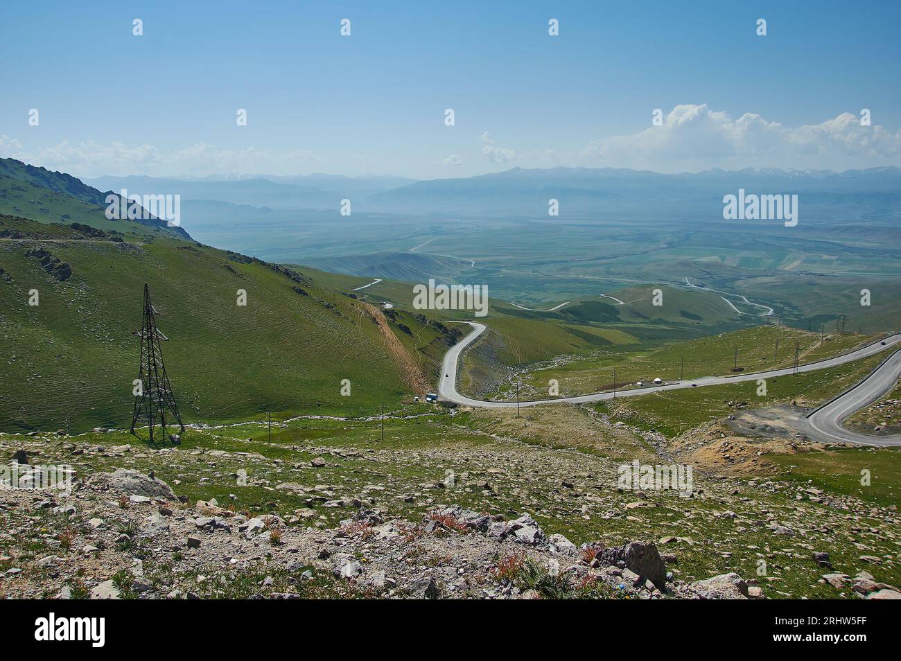Vallée de Suusamyr, paysage de montagne de Taldyk Pass. Kirghizistan. Banque D'Images