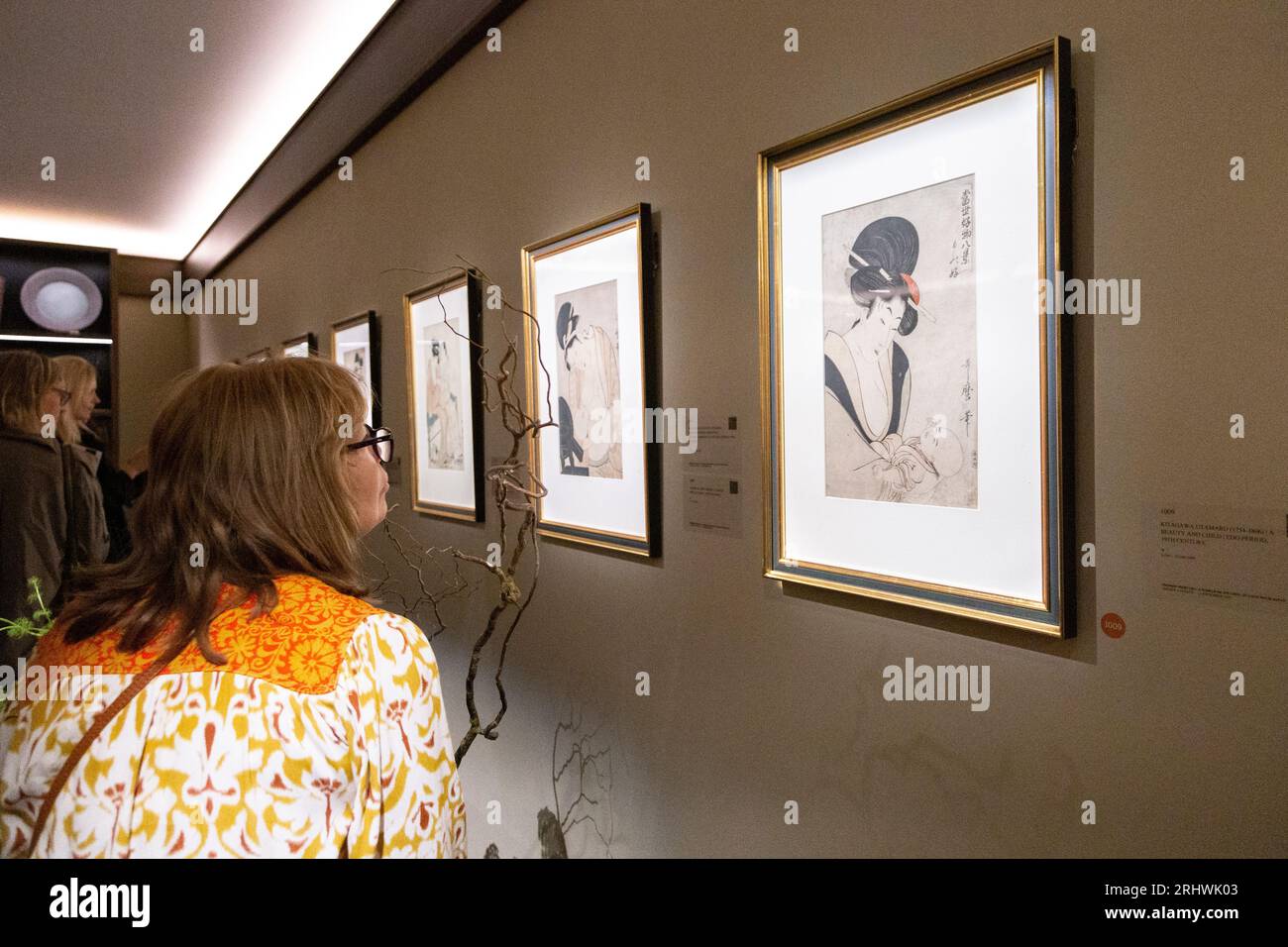 Les gravures sur bois Kitagawa Utamaro de Freddie Mercury à l'exposition Sotheby's A World of HIS Own, Londres, Royaume-Uni Banque D'Images