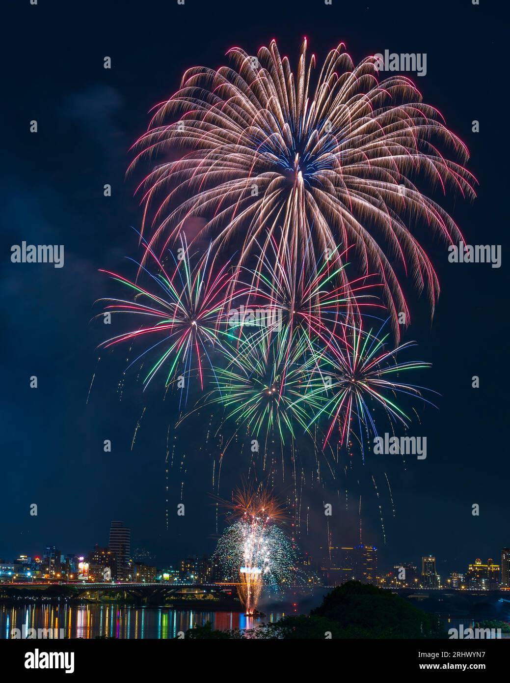 Feux d'artifice dans le ciel de Taipei à Taiwan Banque D'Images
