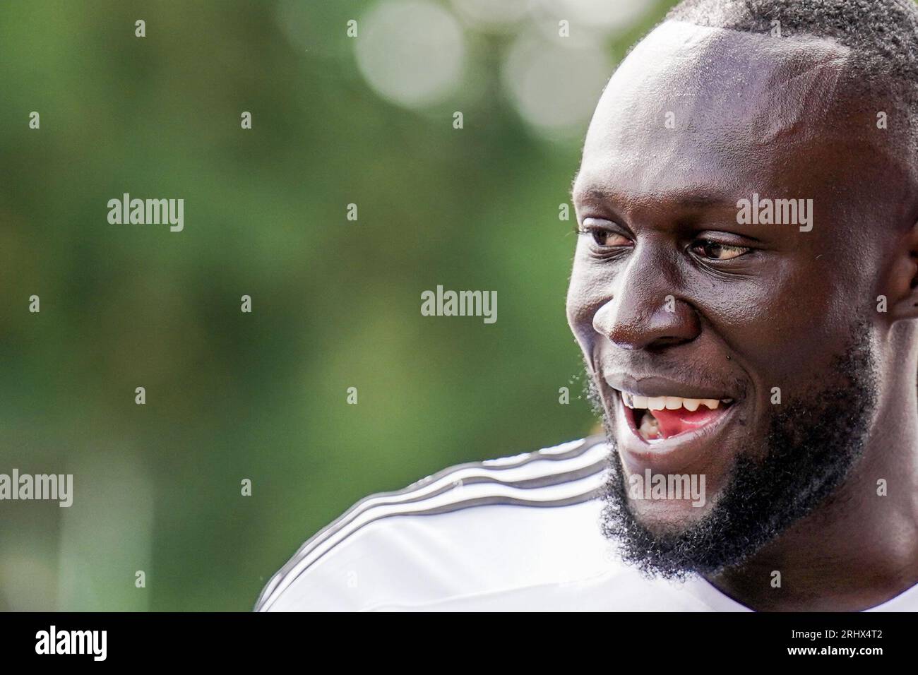 Horley, Royaume-Uni. 19 août 2023. Stormzy lors du match de tour préliminaire de la coupe FA Cup de Horley Town FC vs AFC Croydon Athletic Emirates à New Defence, Horley, Royaume-Uni le 19 août 2023 Credit : Every second Media/Alamy Live News Banque D'Images