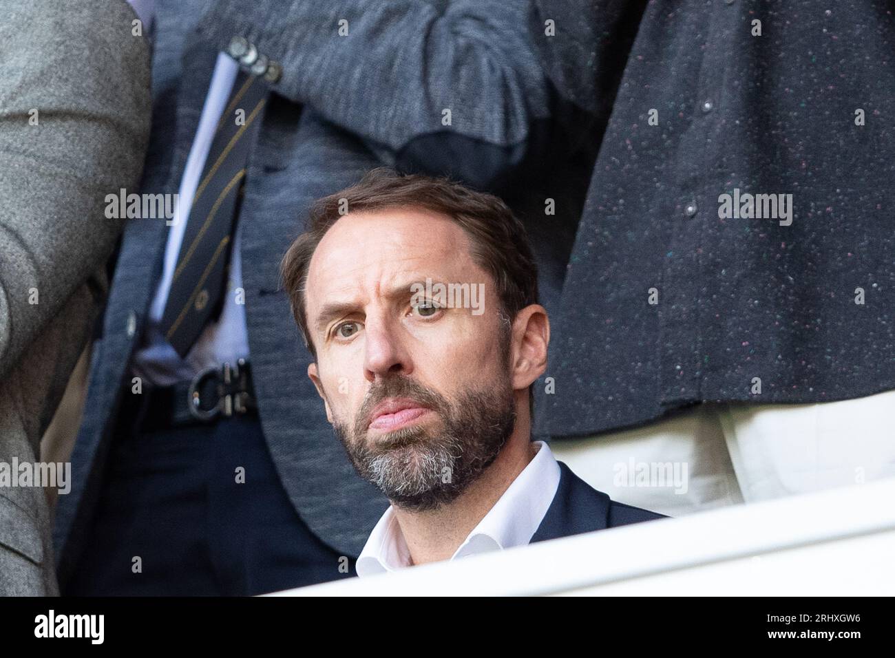 Gareth Southgate, entraîneur de l'équipe nationale d'Angleterre, dans le stand lors du match de Premier League entre Wolverhampton Wanderers et Brighton et Hove Albion à Molineux, Wolverhampton le samedi 19 août 2023. (Photo : Gustavo Pantano | MI News) crédit : MI News & Sport / Alamy Live News Banque D'Images