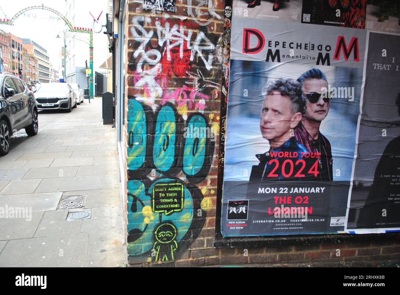 Annonce de Bill Sticker sur Brick Lane pour un concert Depeche mode qui aura lieu en janvier 2024 à l’O2 London Banque D'Images