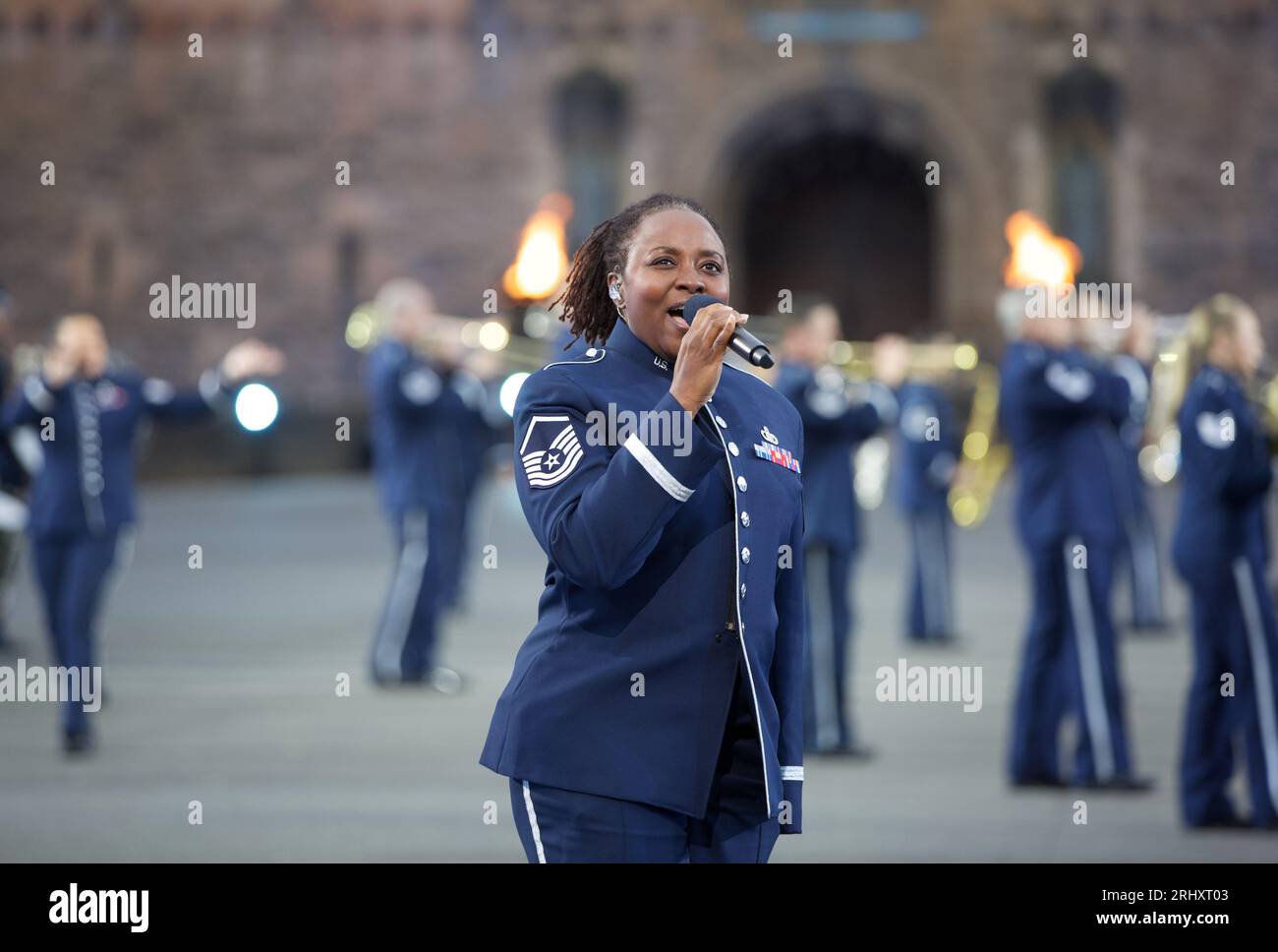 Édimbourg, Royaume-Uni, 18 août 2023 : The United States Air Force Band au Royal Edinburgh Military Tattoo au château. Photo : Terry Murden DBMS / Alamy Banque D'Images