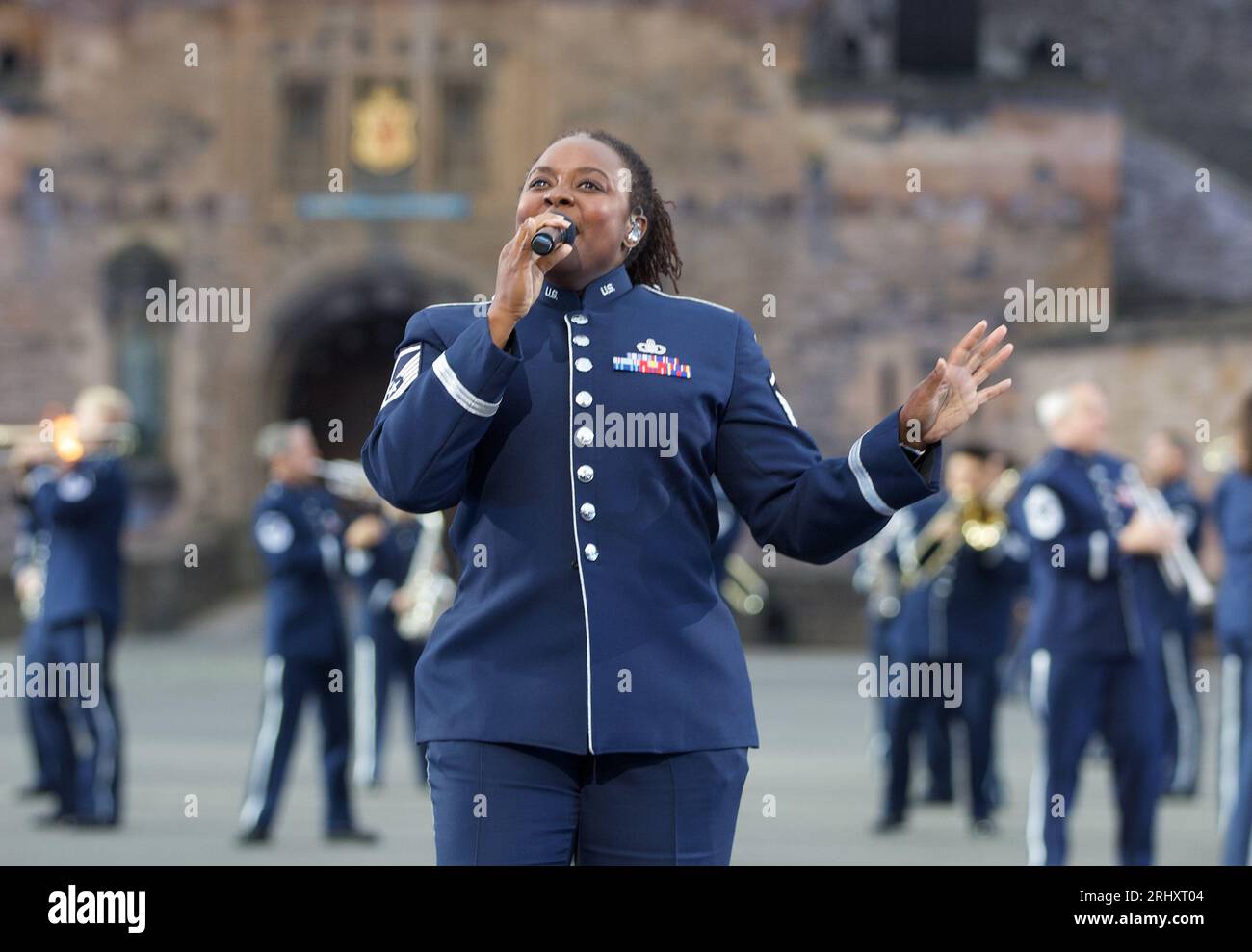 Édimbourg, Royaume-Uni, 18 août 2023 : The United States Air Force Band au Royal Edinburgh Military Tattoo au château. Photo : Terry Murden DBMS / Alamy Banque D'Images