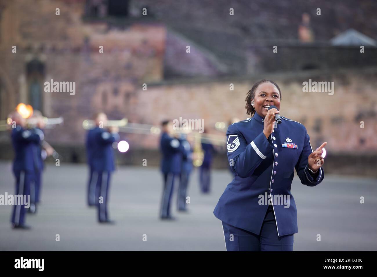 Édimbourg, Royaume-Uni, 18 août 2023 : The United States Air Force Band au Royal Edinburgh Military Tattoo au château. Photo : Terry Murden DBMS / Alamy Banque D'Images