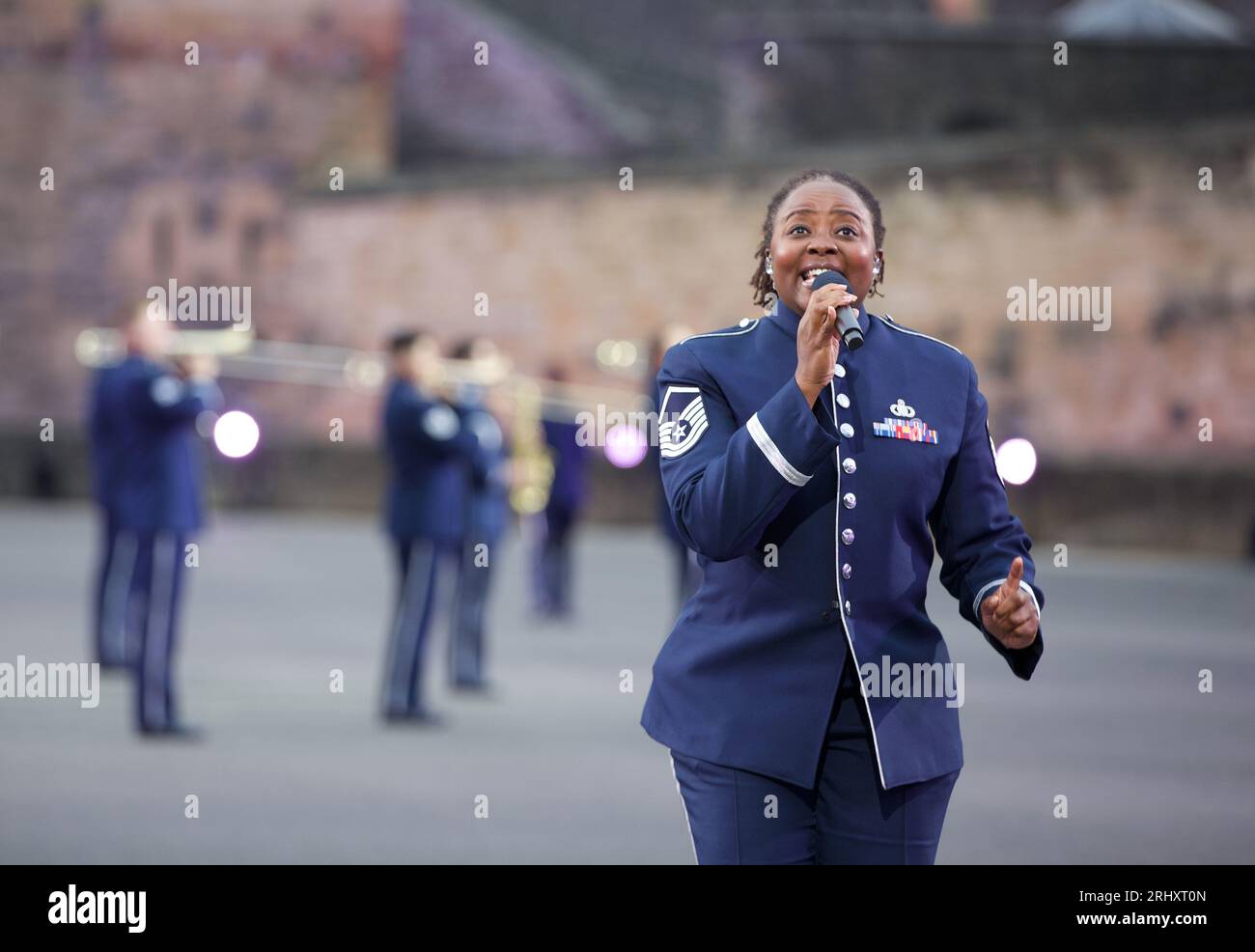 Édimbourg, Royaume-Uni, 18 août 2023 : The United States Air Force Band au Royal Edinburgh Military Tattoo au château. Photo : Terry Murden DBMS / Alamy Banque D'Images