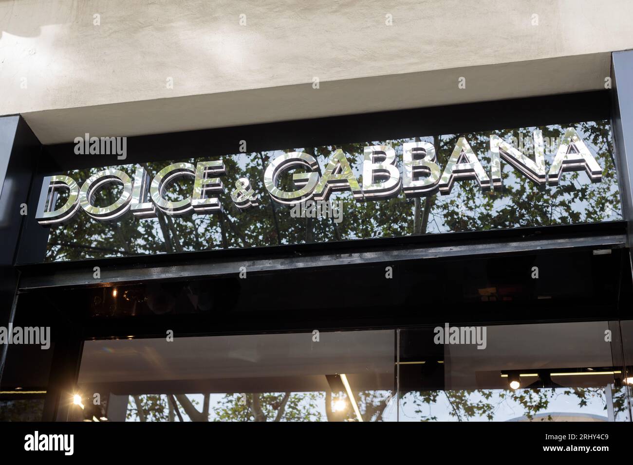 Barcelone, Espagne - 10 août 2023 : gros plan de la boutique Dolce Gabbana à Barcelone. Banque D'Images