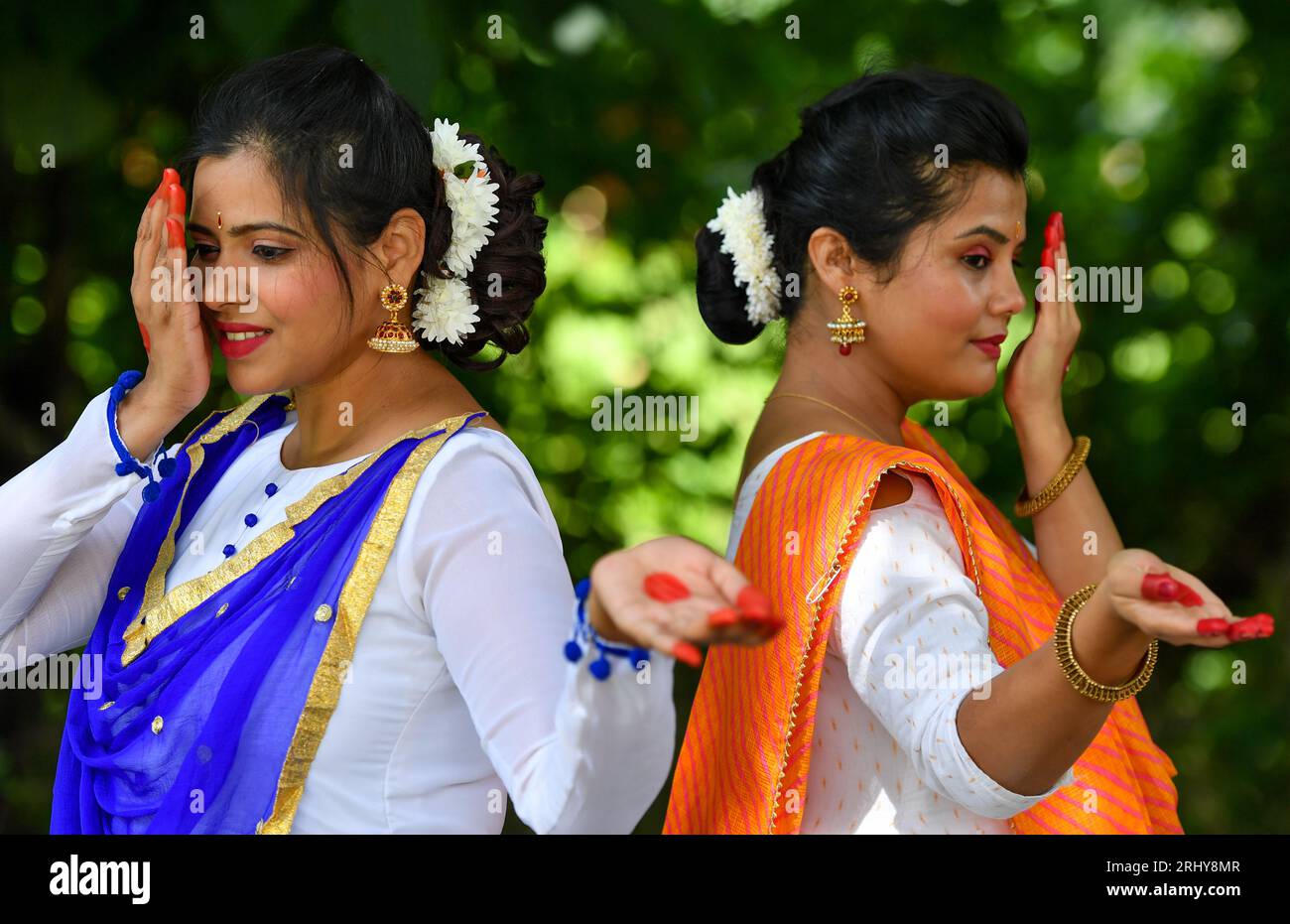 Scranton, États-Unis. 19 août 2023. Mayuri Gopinath et Mamta Solanki représentent une danse classique indienne appelée Kathak. La communauté indo-américaine de Scranton a organisé une célébration du jour de l'indépendance pour la 77e année de l'indépendance. Il y avait un défilé, de la danse et d'autres festivités. (Photo Aimee Dilger/SOPA Images/Sipa USA) crédit : SIPA USA/Alamy Live News Banque D'Images