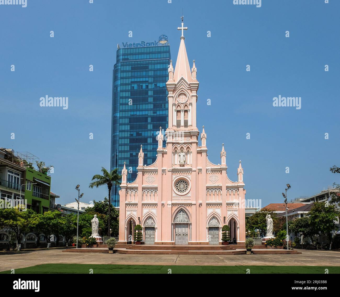 Vue extérieure de la cathédrale de Da Nang (Basilique du Sacré-Cœur de Jésus). Da nang, Vietnam. Banque D'Images