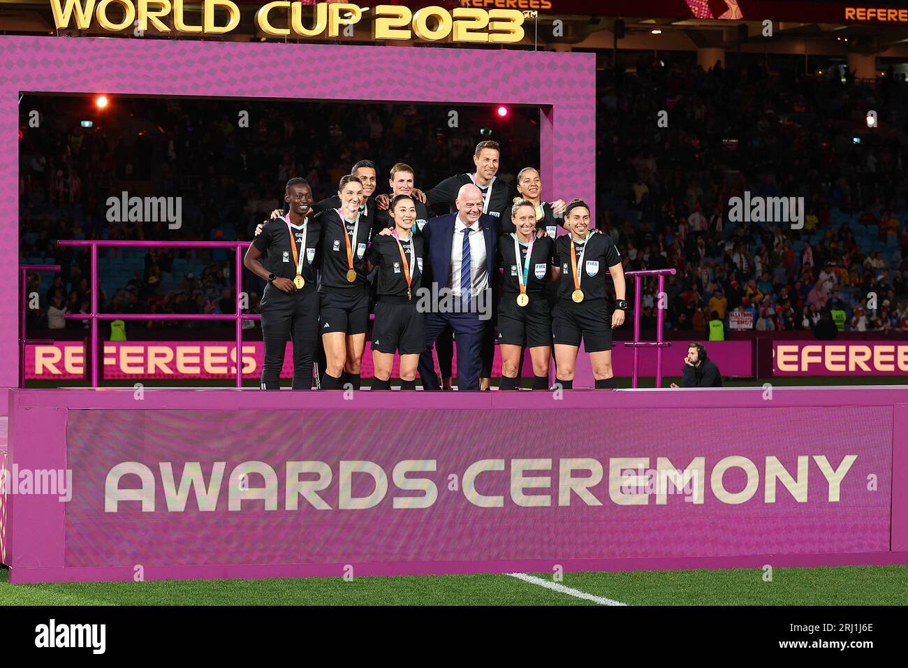 Stadium Australia, Sydney, NSW, Australie. 20 août 2023. Finale de la coupe du monde féminine FIFA football, Espagne contre Angleterre ; match des officiels avec leurs médailles crédit : action plus Sports/Alamy Live News Banque D'Images