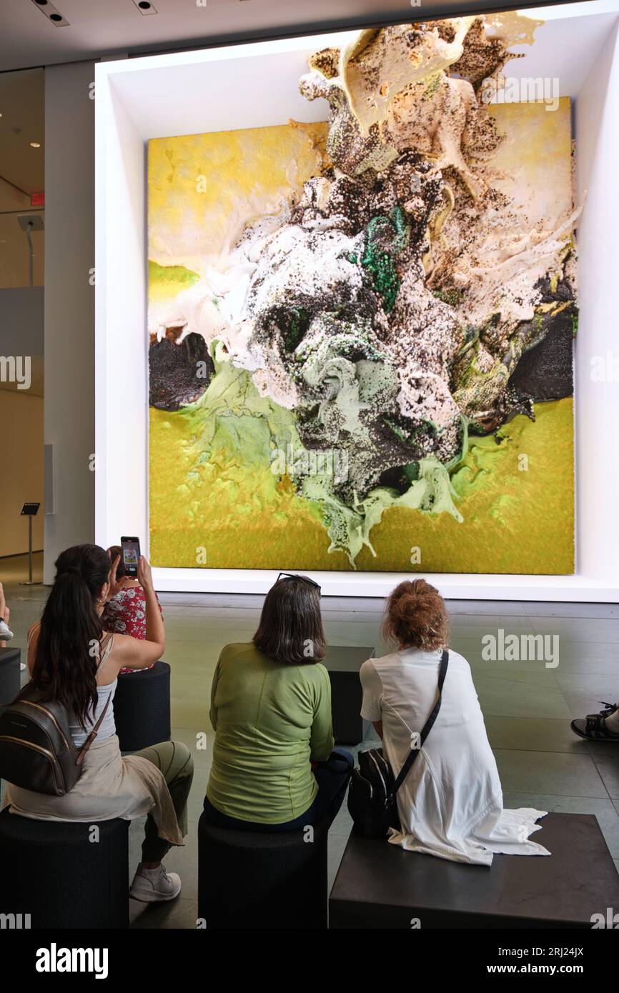Non supervisé par Refik Anadol au MOMA. L'intelligence artificielle interprète 200 ans d'art de MOMA pour créer des œuvres numériques qui se développent continuellement. Banque D'Images Non supervisé par Refik Anadol au MOMA. L'intelligence artificielle interprète 200 ans d'art de MOMA pour créer des œuvres numériques qui se développent continuellement. Banque D'Images
