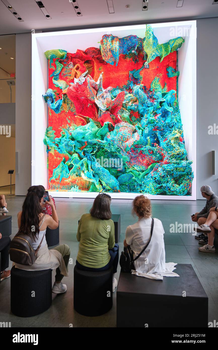 Non supervisé par Refik Anadol au MOMA. L'intelligence artificielle interprète 200 ans d'art de MOMA pour créer des œuvres numériques qui se développent continuellement. Banque D'Images Non supervisé par Refik Anadol au MOMA. L'intelligence artificielle interprète 200 ans d'art de MOMA pour créer des œuvres numériques qui se développent continuellement. Banque D'Images