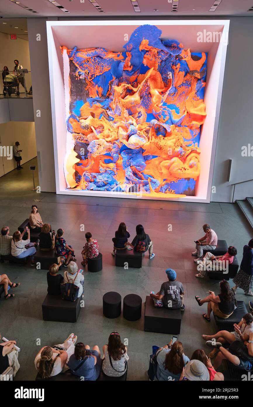 Non supervisé par Refik Anadol au MOMA. L'intelligence artificielle interprète 200 ans d'art de MOMA pour créer des œuvres numériques qui se développent continuellement. Banque D'Images Non supervisé par Refik Anadol au MOMA. L'intelligence artificielle interprète 200 ans d'art de MOMA pour créer des œuvres numériques qui se développent continuellement. Banque D'Images