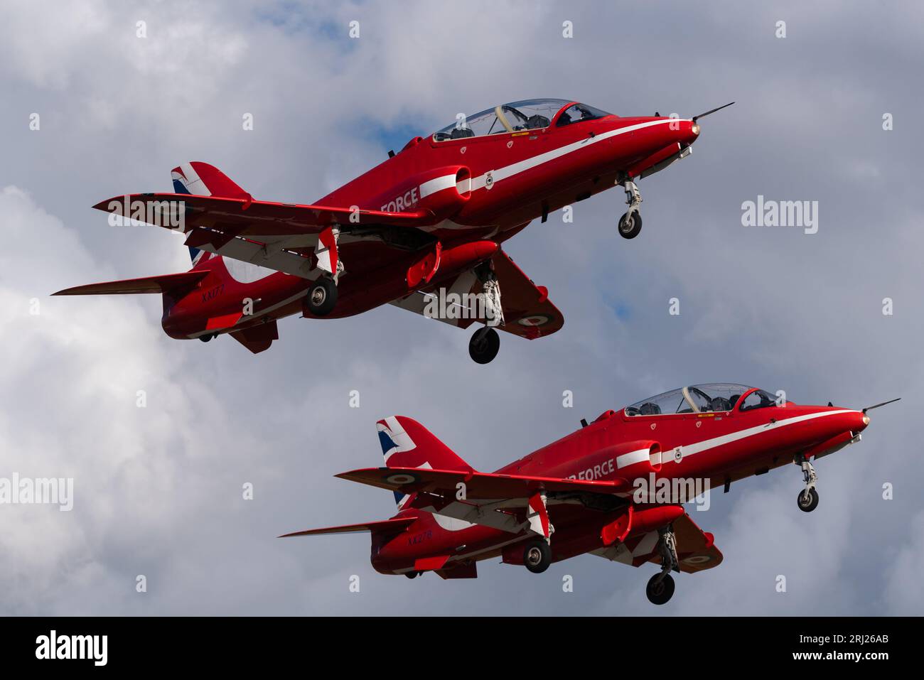 Aéroport de Londres Southend, Essex, Royaume-Uni. 20 août 2023. Les avions Red Arrows de la RAF utilisent l’aéroport civil relativement calme de l’Essex pour participer aux spectacles aériens en bord de mer de ce week-end à Eastbourne et Folkestone. L'équipe a décollé pour Eastbourne. Après avoir manqué les engagements de mercredi et jeudi en raison d’un problème technique, l’équipe s’est présentée à Eastbourne vendredi et samedi avant leur arrivée à Southend pour passer la nuit Banque D'Images
