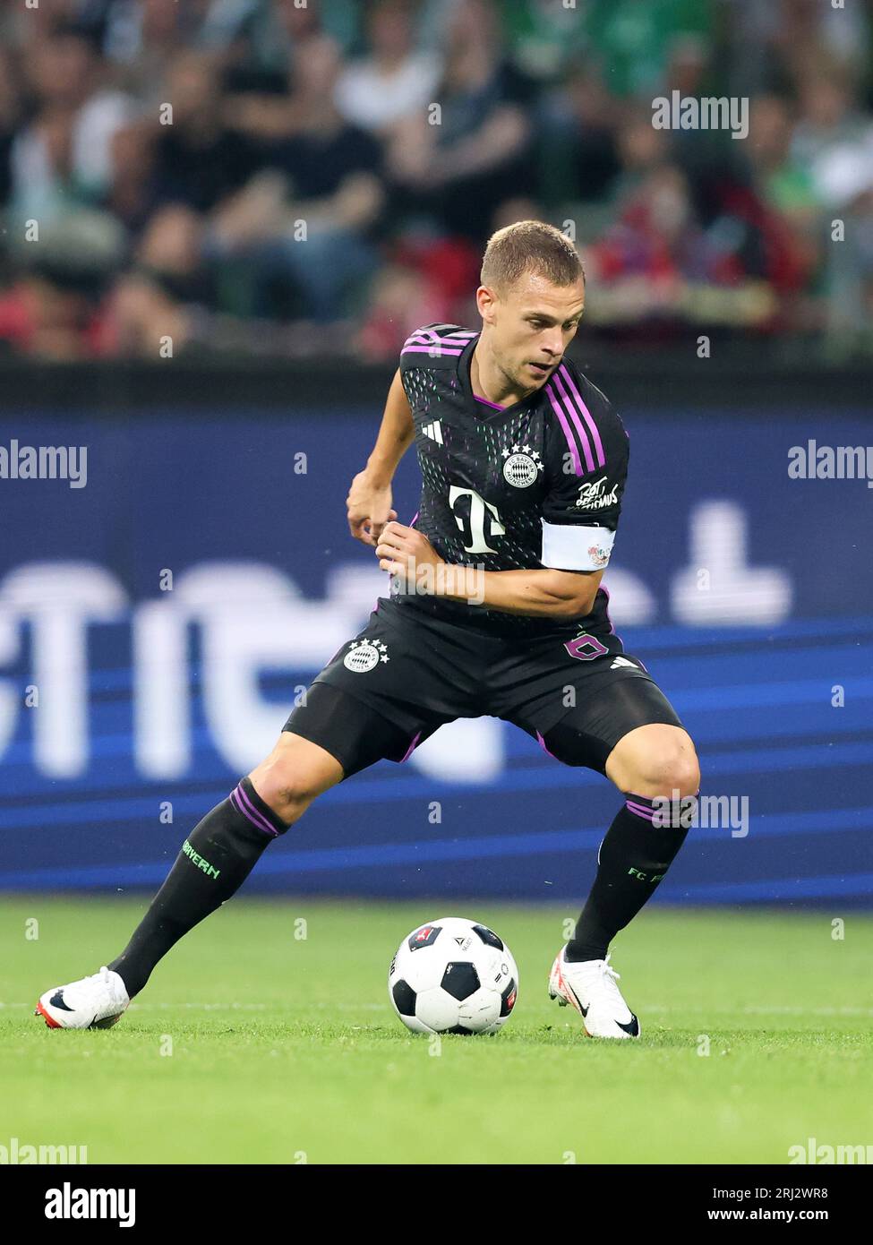 BRÊME, ALLEMAGNE - 18 AOÛT : match de Bundesliga entre le SV Werder Bremen et le FC Bayern München au Wohninvest Weserstadion le 18 août 2023 à Brême, Allemagne. Fussball 1. Bundesliga saison 2023 / 2024 Werder Bremen - FC Bayern München © diebilderwelt / Alamy stock Banque D'Images