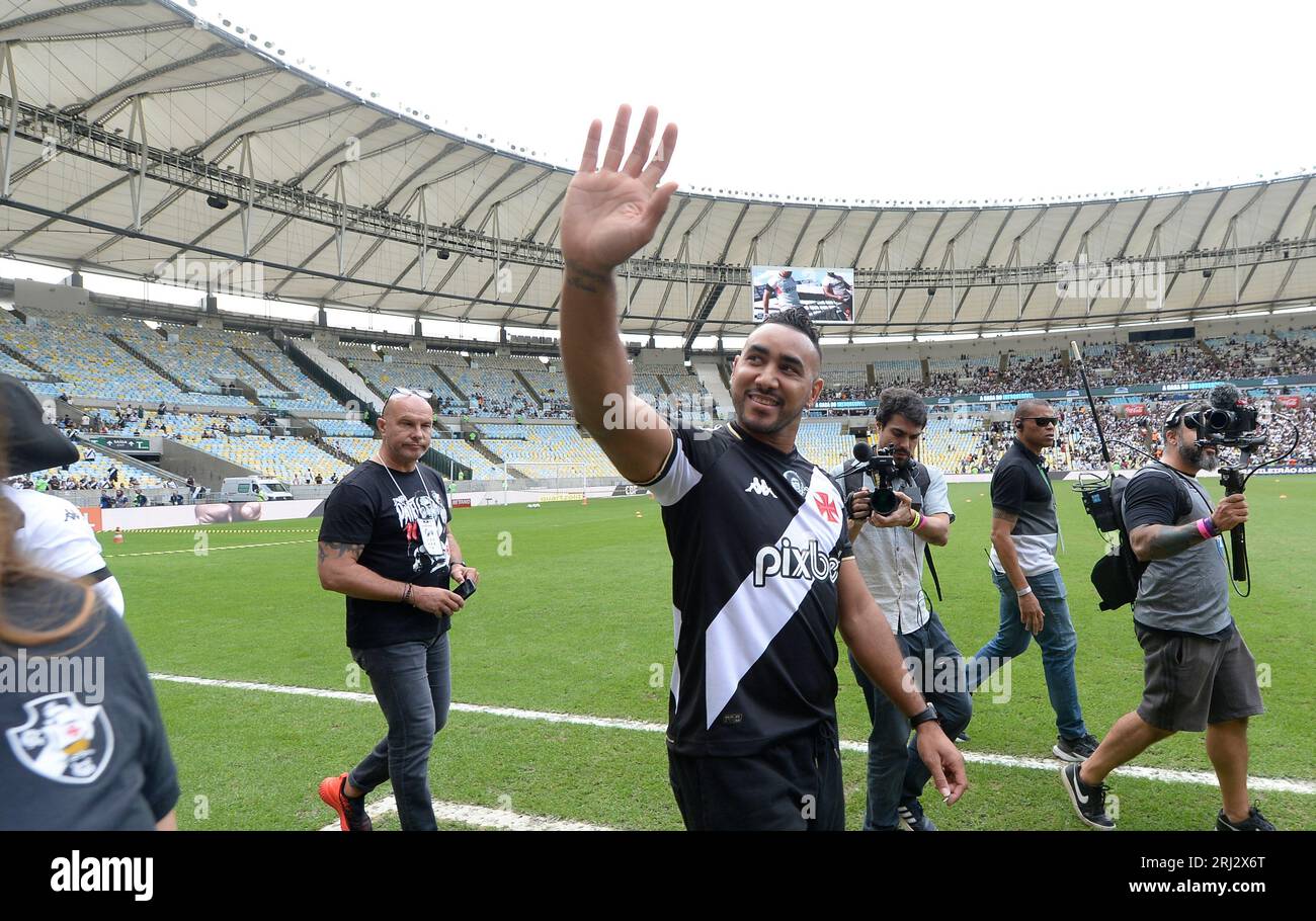 Le joueur du Stade Maracanã Dimitri Payet (FRA) est présenté comme le nouveau renfort de Vasco, quelques instants avant le match entre Vasco et Atletico Mineiro Banque D'Images