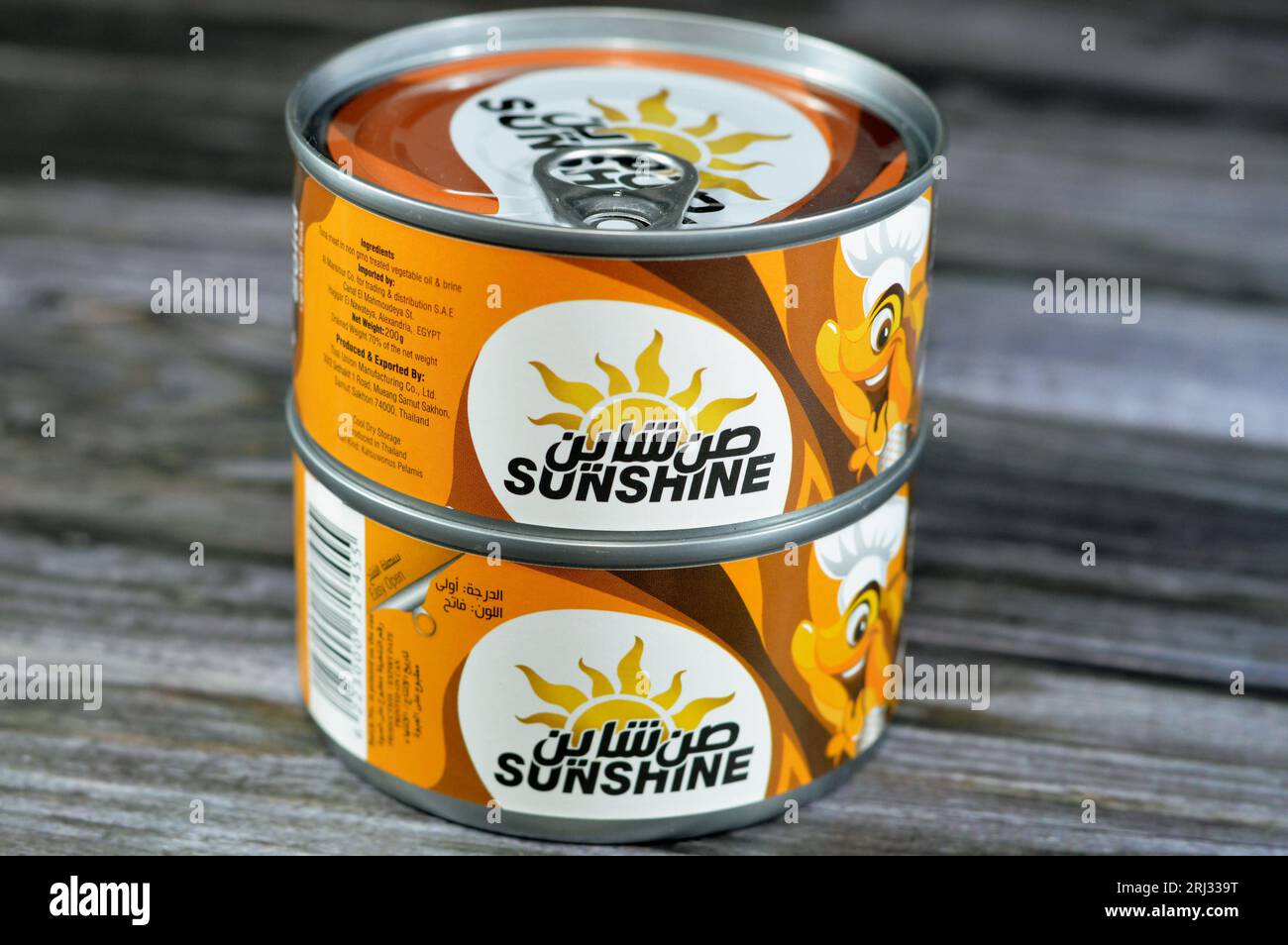 Gizeh, Égypte, août 12 2023 : Sunshine Tuna Single Piece Easy Open, le thon est riche en protéines et vitamines qui stimulent le système immunitaire, Sunshine Solid Banque D'Images