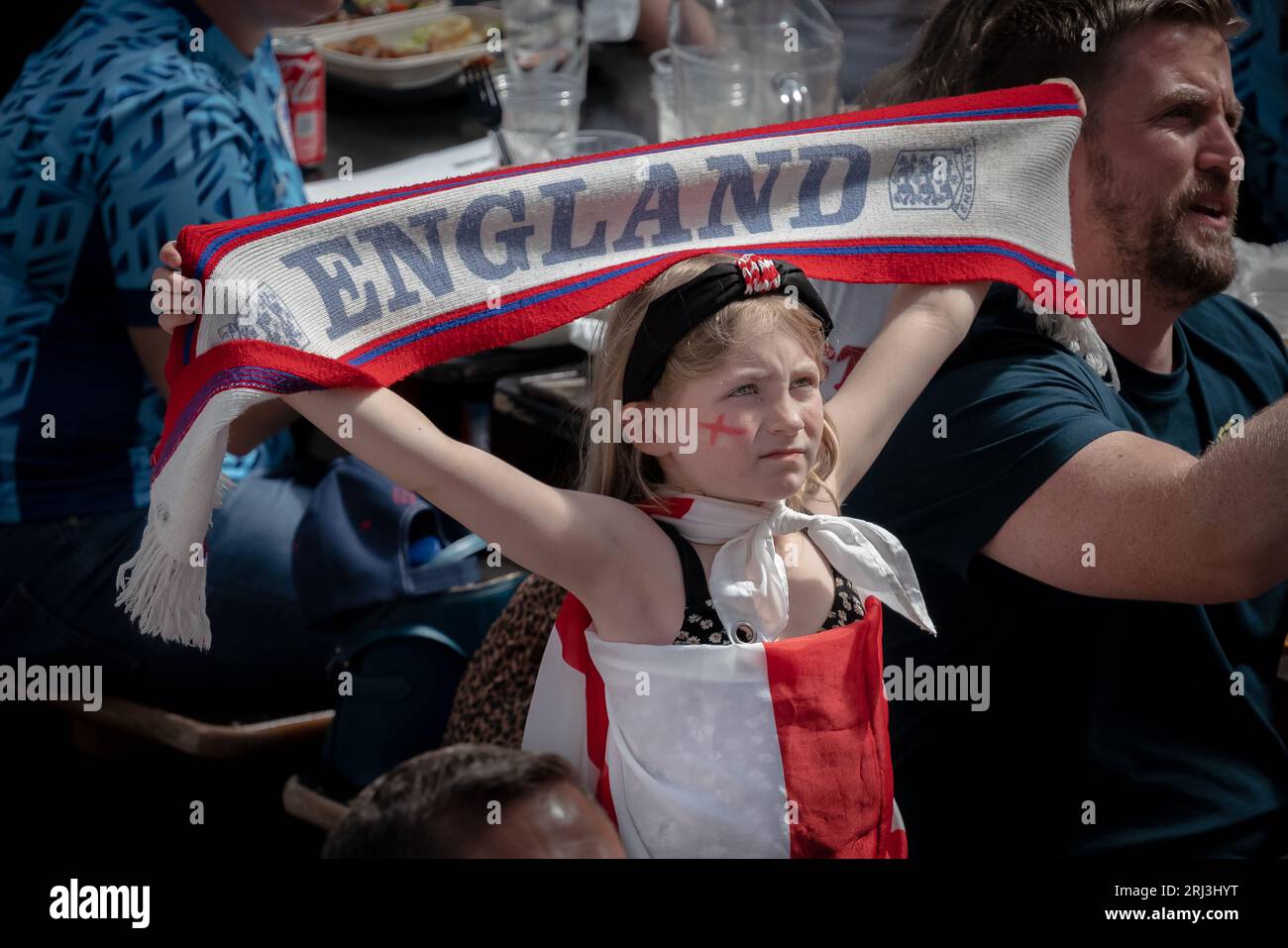 Londres, Royaume-Uni. 20 août 2023. Finales de la coupe du monde féminine de la FIFA : Angleterre vs Espagne. Les fans d'Angleterre affichent une gamme d'émotions lors de la finale du BOXPARK Croydon. Les Lionnes subiront plus tard une défaite angoissante de 1-0 contre l'Espagne. Crédit : Guy Corbishley/Alamy Live News Banque D'Images