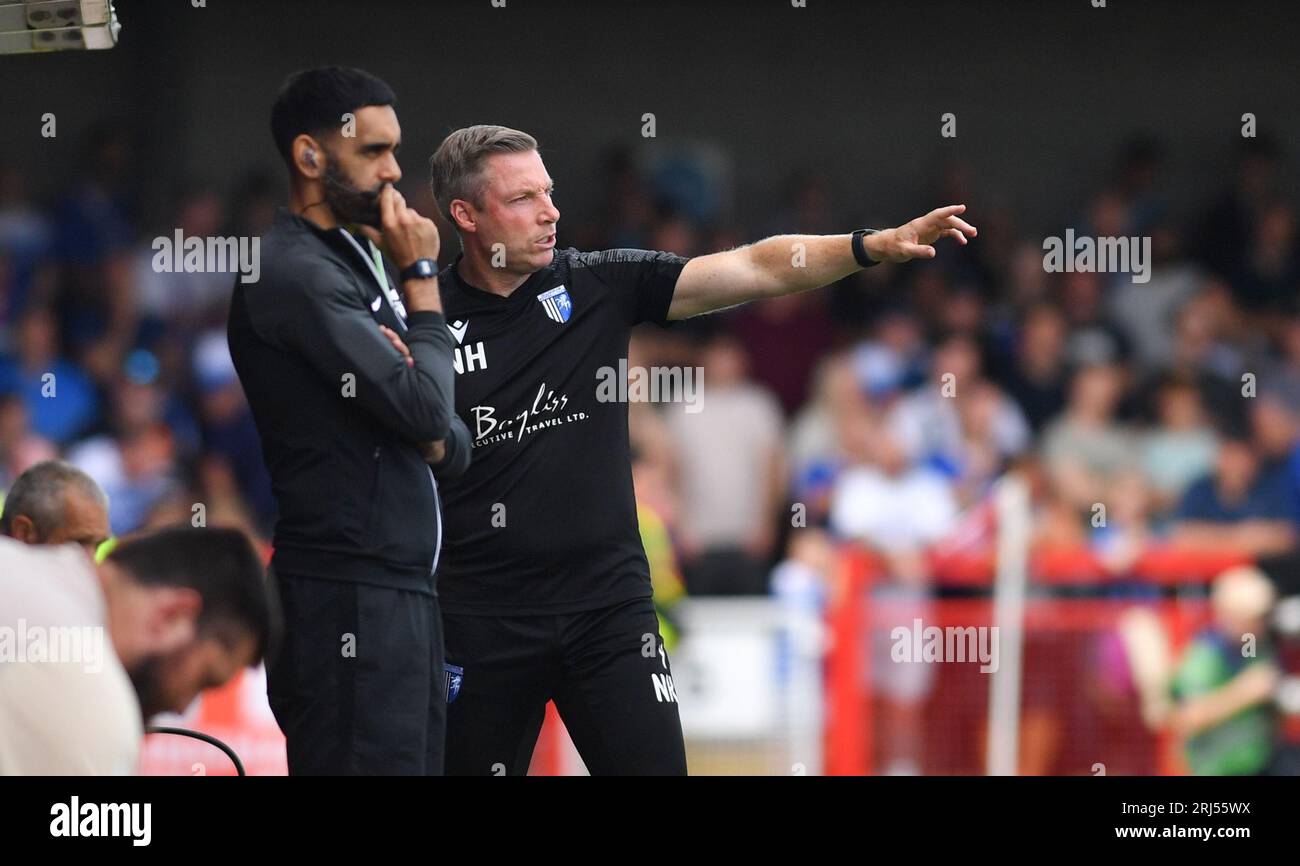 Neil Harris, Manager de Gillingham, lors du match Sky Bet EFL League Two entre Crawley Town et Gillingham au Broadfield Stadium , Crawley , Royaume-Uni - 19 août 2023 photo Simon Dack / Téléphoto Images à usage éditorial uniquement. Pas de merchandising. Pour les images de football des restrictions FA et Premier League s'appliquent inc. Aucune utilisation Internet/mobile sans licence FAPL - pour plus de détails contacter football Dataco Banque D'Images