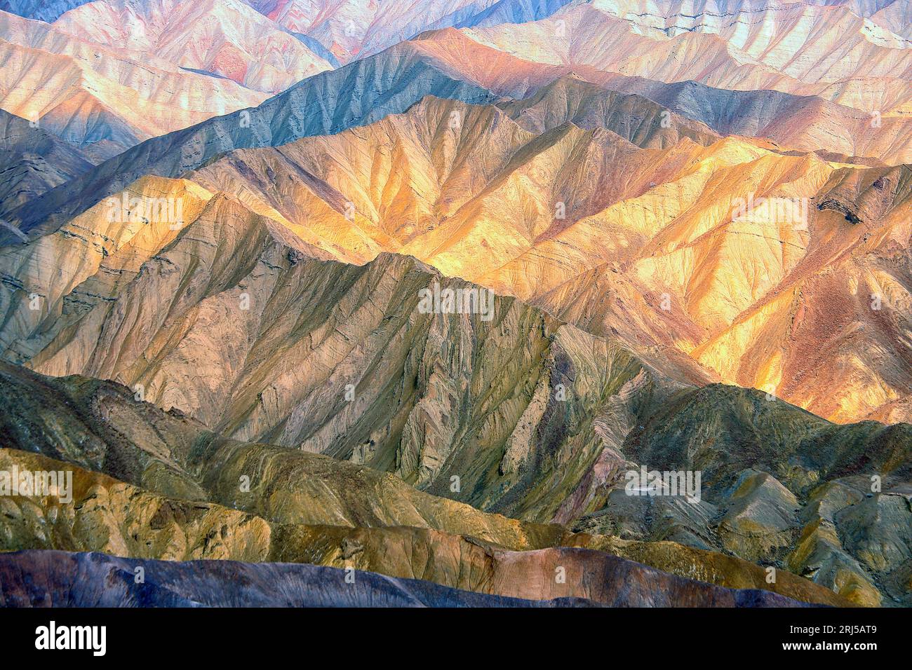 Montagnes de couleur à Kerman. Désert de LUT. Kaluts Banque D'Images