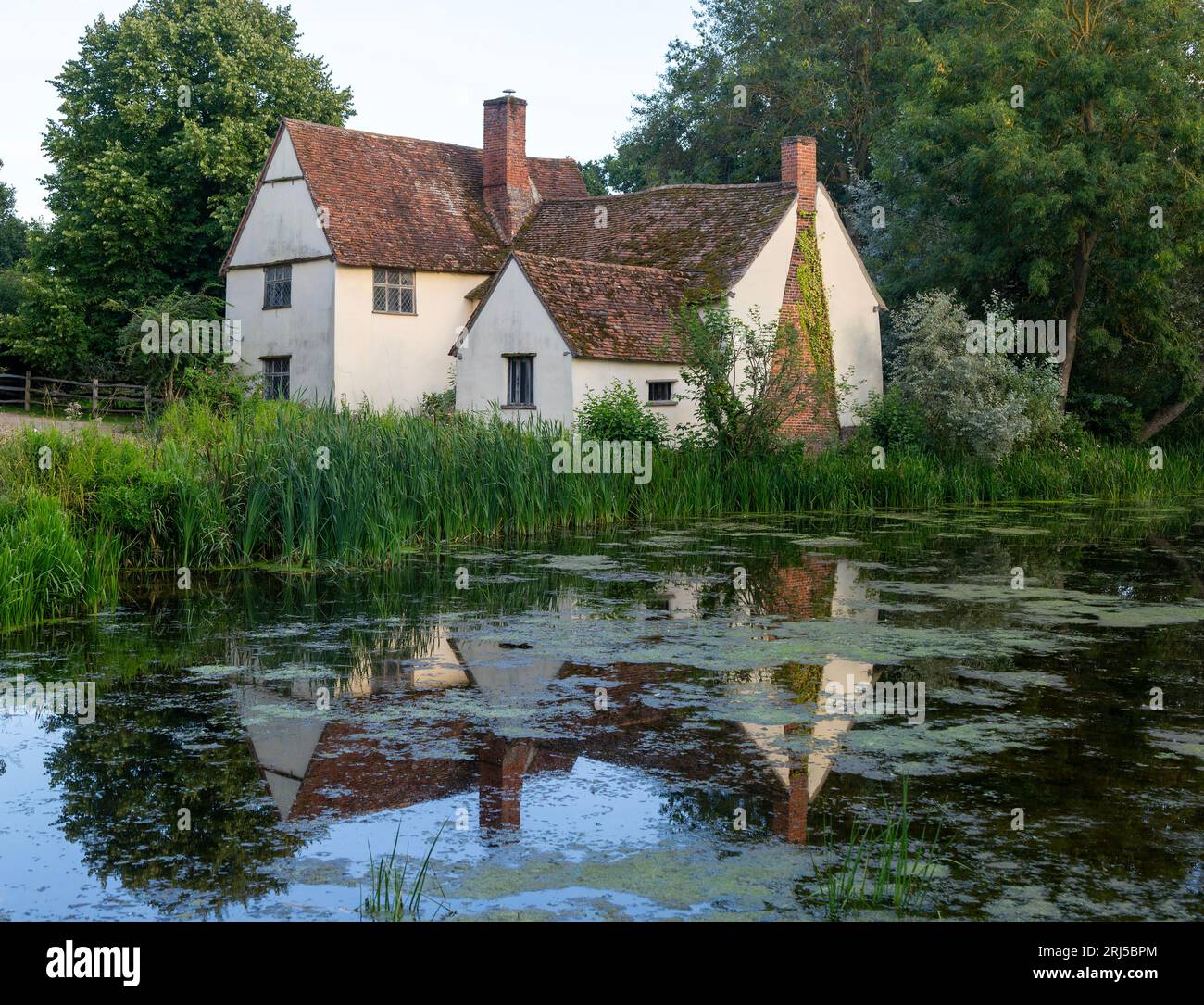 Maison de Willy Lott, River Stour, Flatford Mill, East Bergholt, Suffolk, Angleterre, Royaume-Uni Banque D'Images