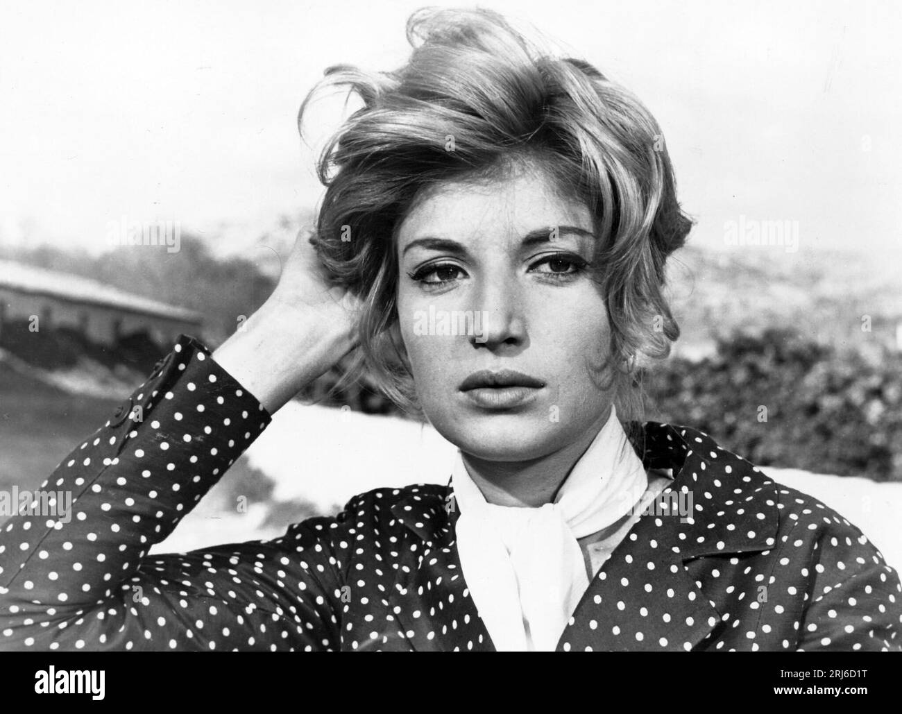MONICA VITTI dans l' AVVENTURA (1960), mise en scène de MICHELANGELO ANTONIONI. Crédit : PRODUZIONE CINEMATOGRAFICHE EUROPEE / Album Banque D'Images