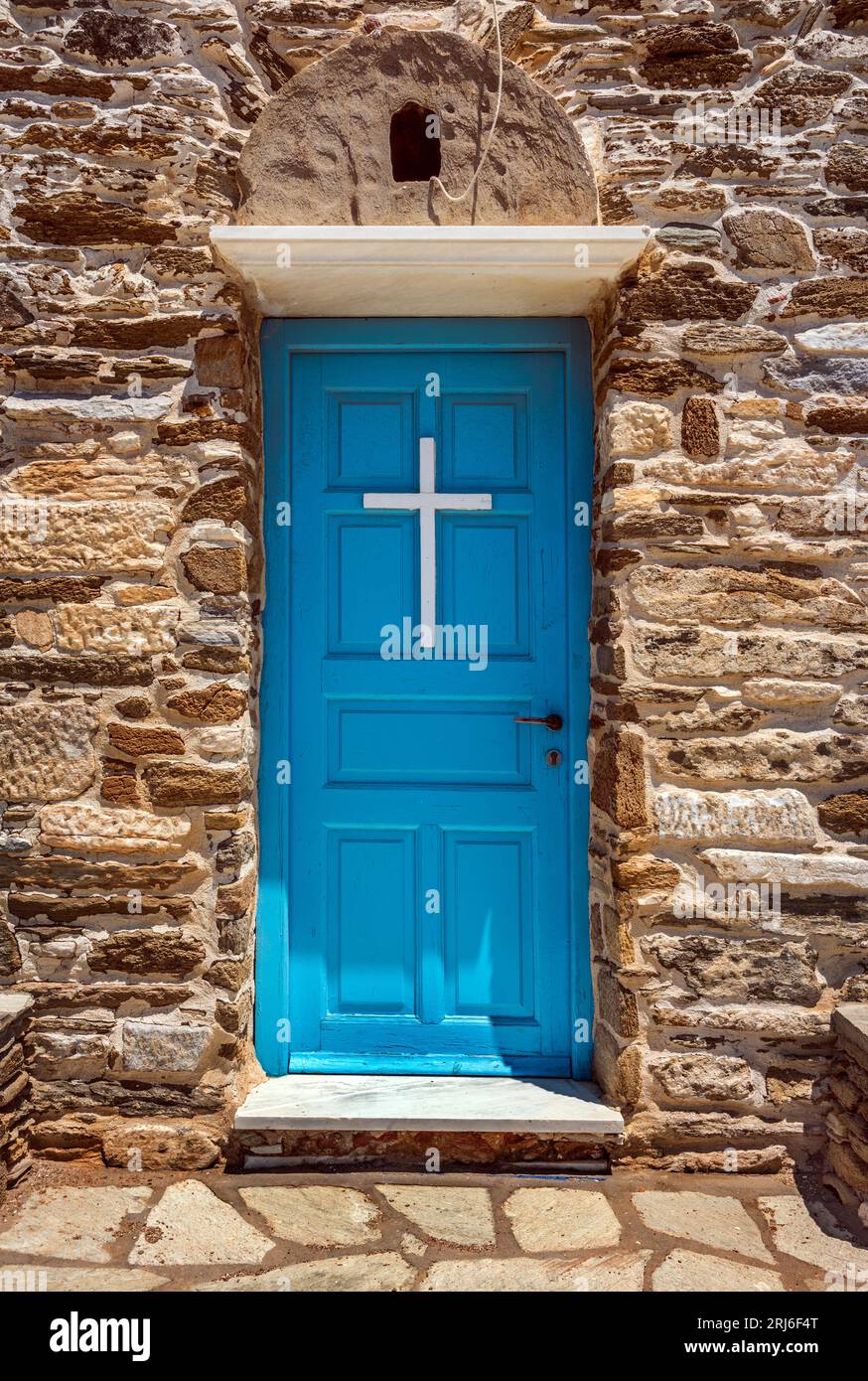 Entrée à la petite chapelle, Kionia, Tinos. Banque D'Images