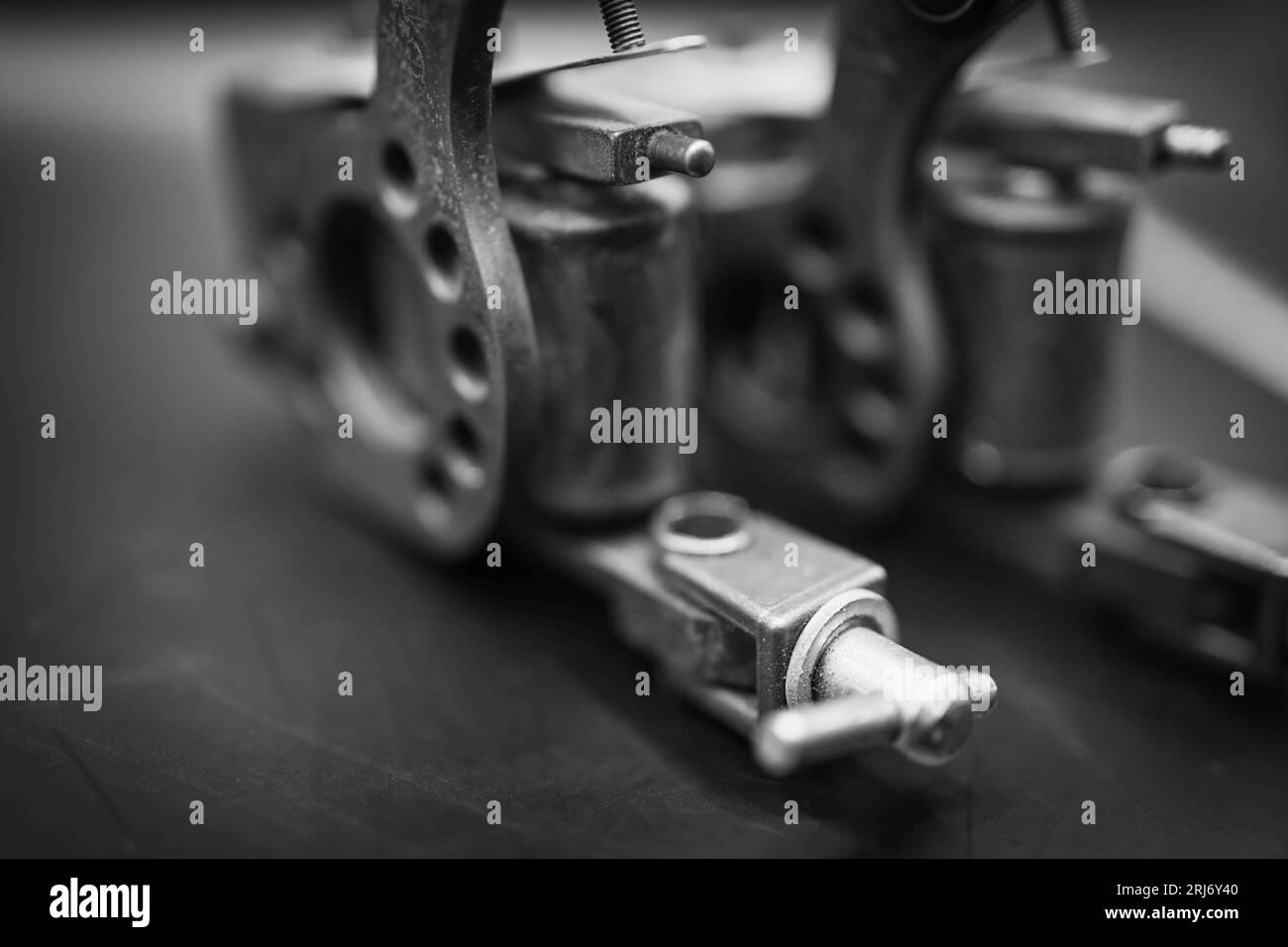 Gros plans d'une vieille machine de tatouage de bobine d'école Banque D'Images