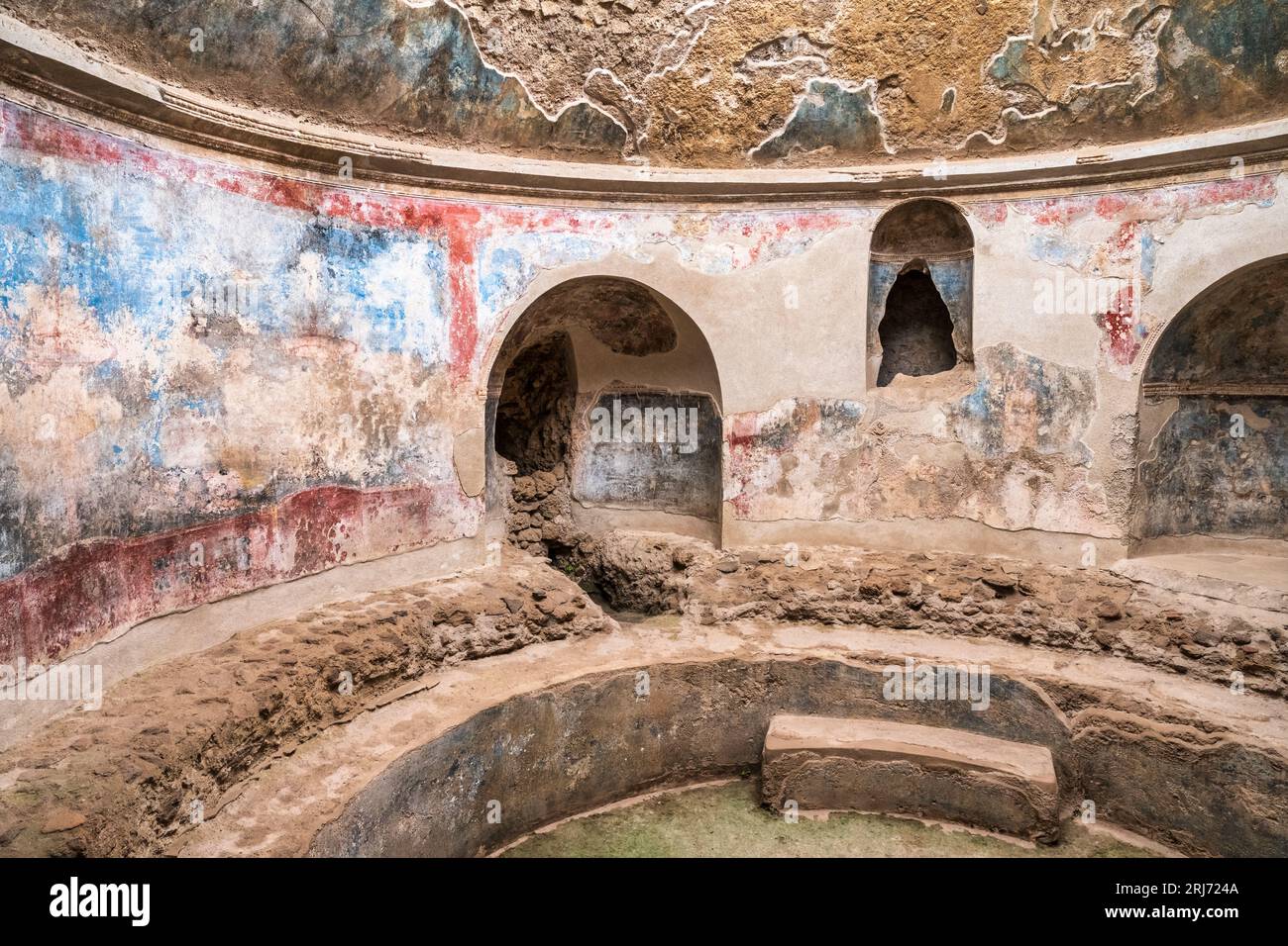 Frigidarium Stabian Baths (terme Stabiane) dans les ruines de l'ancienne ville de Pompéi dans la région Campanie du sud de l'Italie Banque D'Images