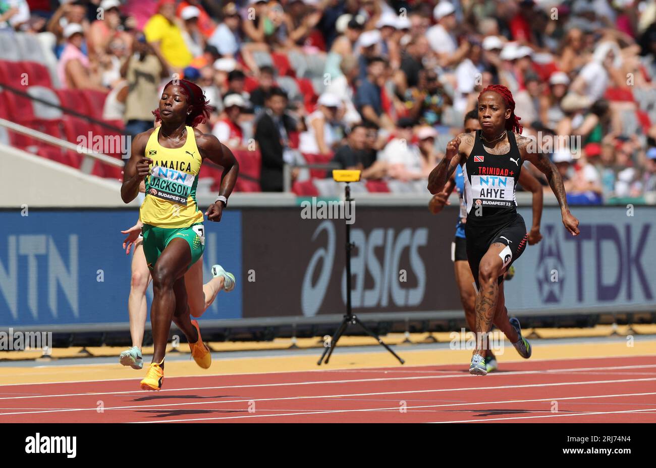 Shericka JACKSON de JAM et Michelle-Lee AHYE de TTO Heat 4 et 100 mètres FEMMES lors des Championnats du monde d'athlétisme 2023 le 20 août 2023 à Nemzeti Atletikai Kozpont à Budapest, Hongrie. Photo de Laurent Lairys/ABACAPRESS.COM Banque D'Images