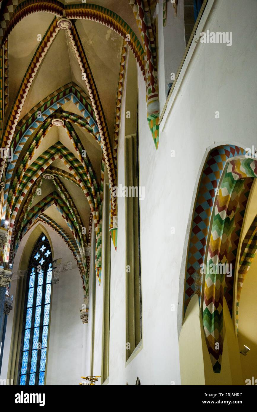 Église paroissiale intérieure hongroise néoclassique à Budapest, Hongrie, le plus ancien bâtiment du côté de Pest. Banque D'Images