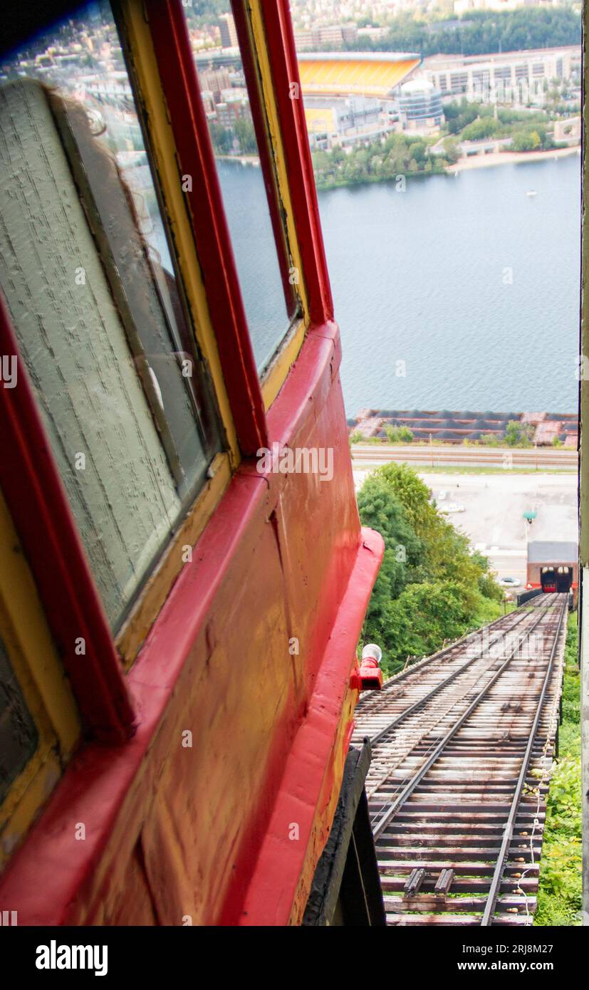 En regardant vers le bas du sommet de la colline duquesne nid un funiculaire Banque D'Images