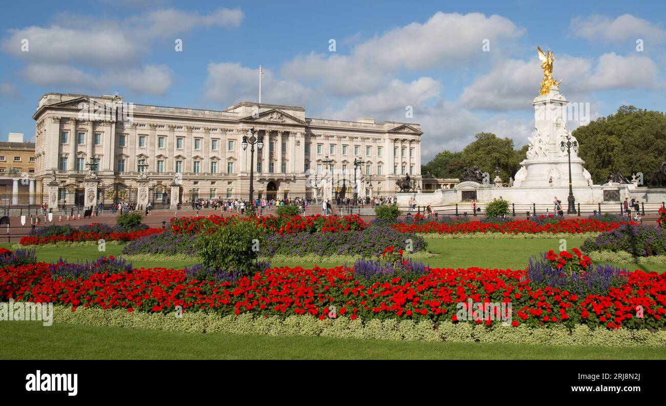 Red Geraniums Gardens en face de Buckingham Palace London Banque D'Images