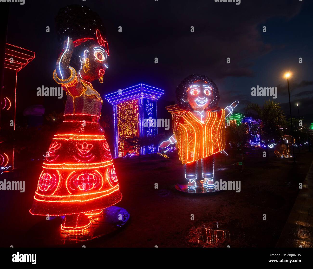 Medellin, Antioquia. Colombie - 11 janvier 2023. L'éclairage de Noël revient avec ses beaux designs. Banque D'Images
