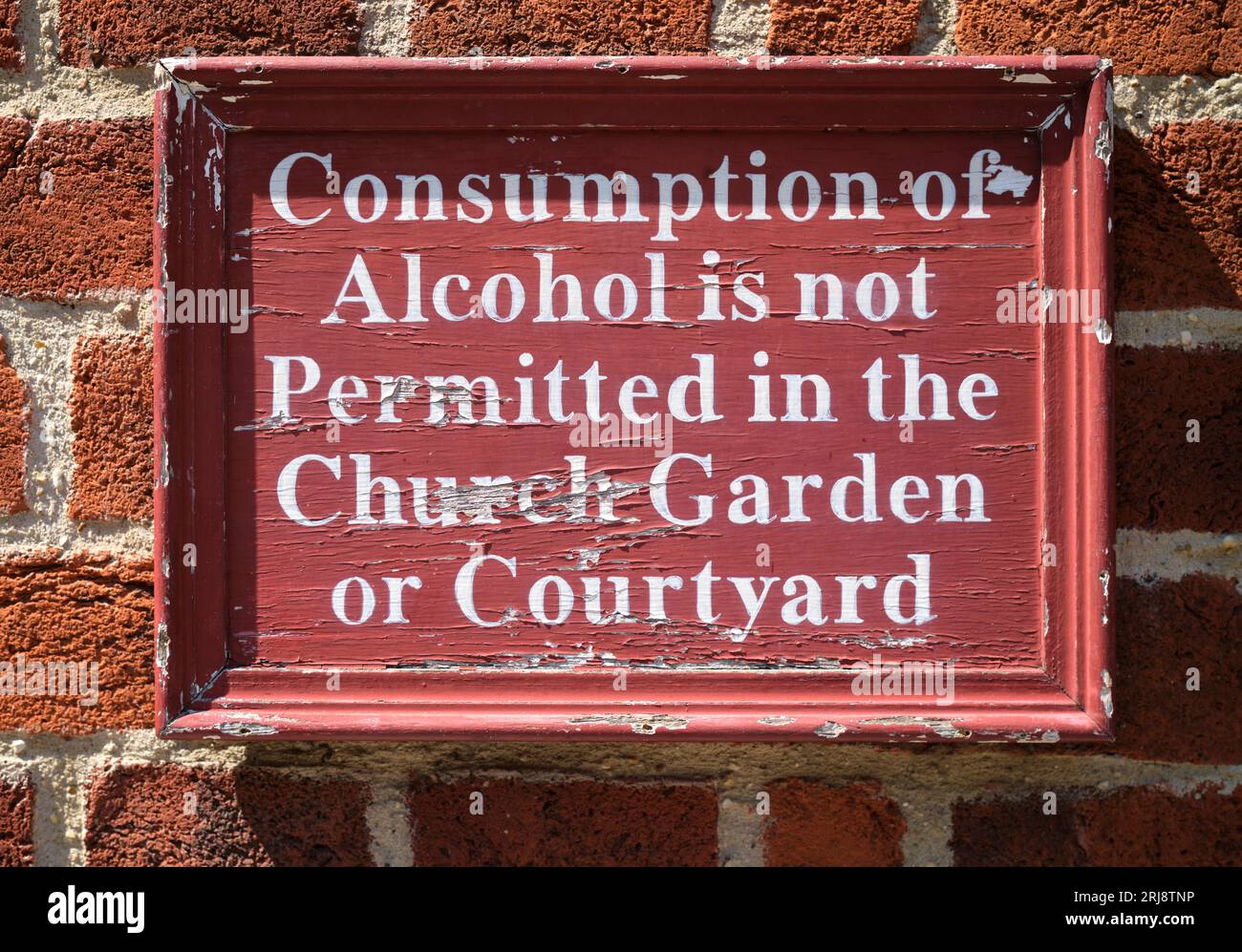 Pas d'alcool signe dans la cour de St James Church Piccadilly Londres Angleterre Royaume-Uni Banque D'Images