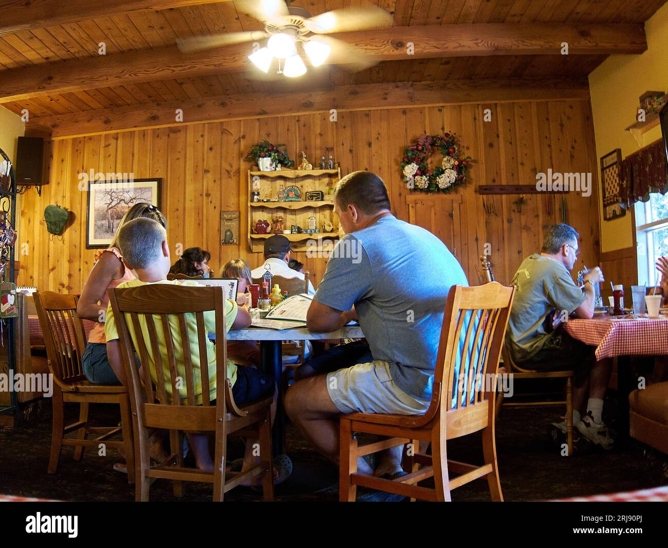 Oak Glen, Californie, États-Unis. 22 août 2010. Apple Annie's Bakery & Restaurant à Oak Glen Californie. Oak Glen est une variété agricole célèbre pour ses pommes. (Image de crédit : © Ian L. Sitren/ZUMA Press Wire) USAGE ÉDITORIAL SEULEMENT! Non destiné à UN USAGE commercial ! Banque D'Images