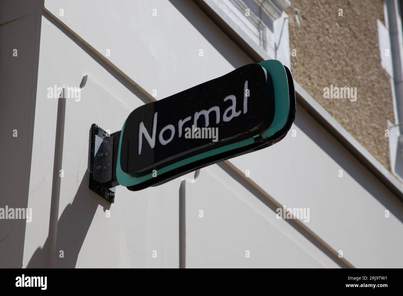Bordeaux , France - 08 19 2023 : signe de marque normale et logo de texte sur le mur de façade Superstore marché de magasin régulier à faible coût de vente au détail de produit ordinaire chai Banque D'Images Bordeaux , France - 08 19 2023 : signe de marque normale et logo de texte sur le mur de façade Superstore marché de magasin régulier à faible coût de vente au détail de produit ordinaire chai Banque D'Images