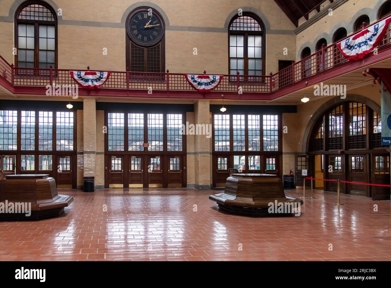 Jersey City, NJ, États-Unis-mai 2022 : vue intérieure du terminal du Central Railroad de New Jersey terminal (Communipaw) Banque D'Images