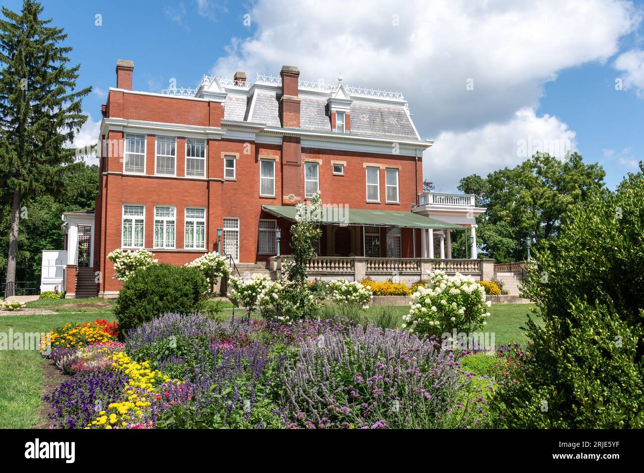 DeKalb, Illinois, États-Unis - 15 août 2023 - Ellwood House site historique, maison du développement précoce du fil de fer barbelé, sur une belle journée d'été. Banque D'Images