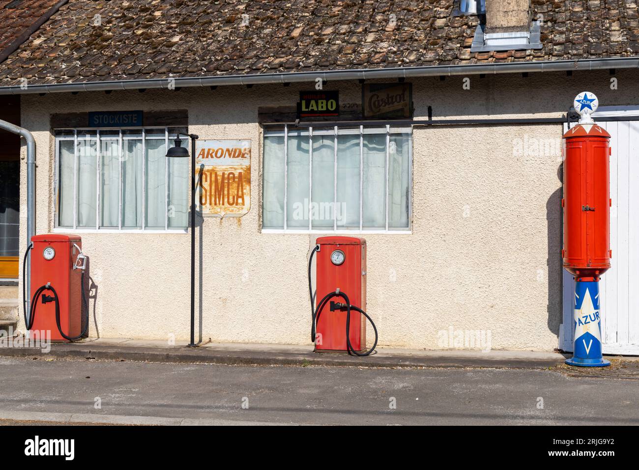 Ancienne station-service, Marnay, haute-Saône, France Banque D'Images