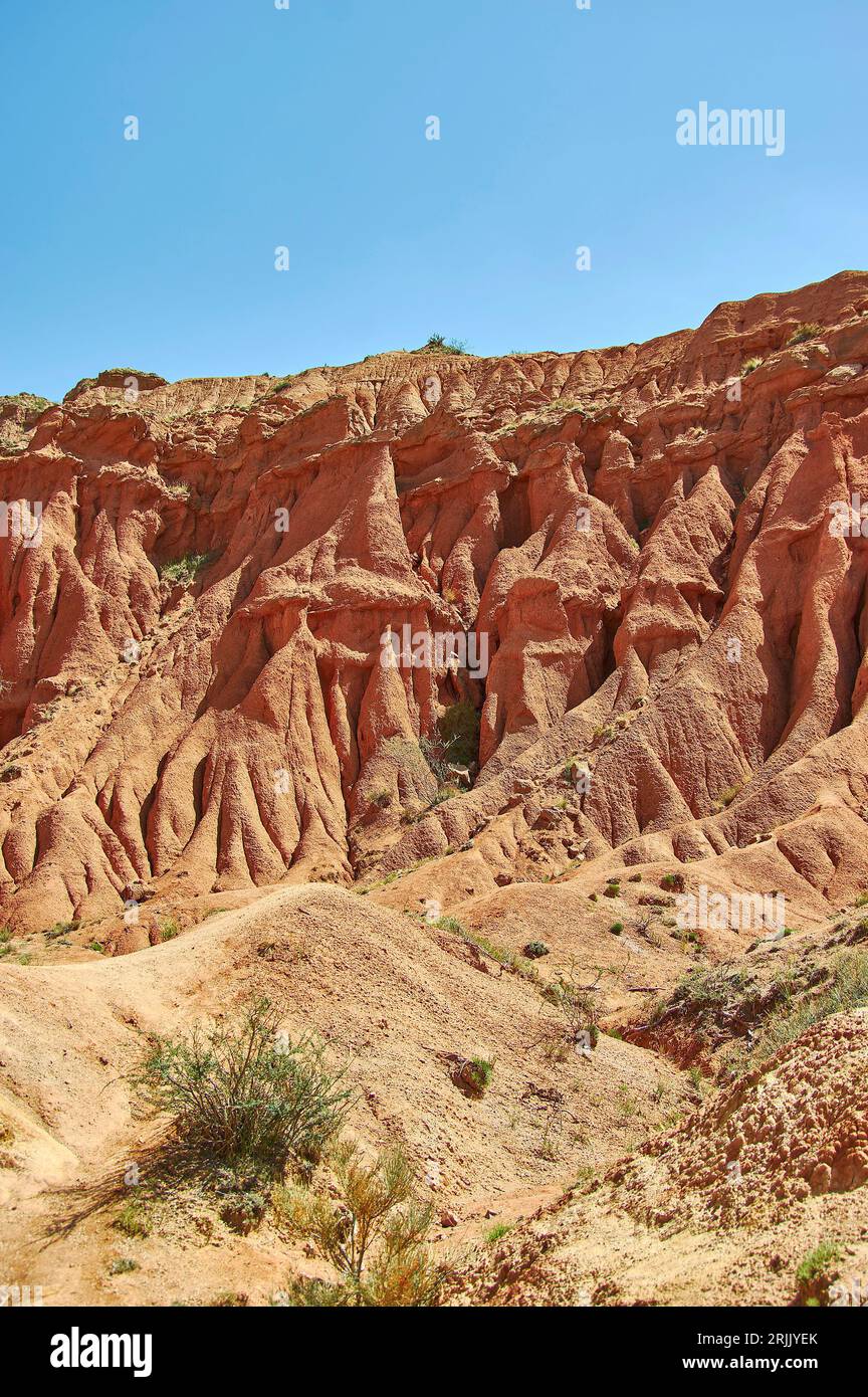 Canyon de conte de fées, des formations rocheuses sur le lac Issyk-Koul. Le Kirghizistan.L'Asie centrale Banque D'Images